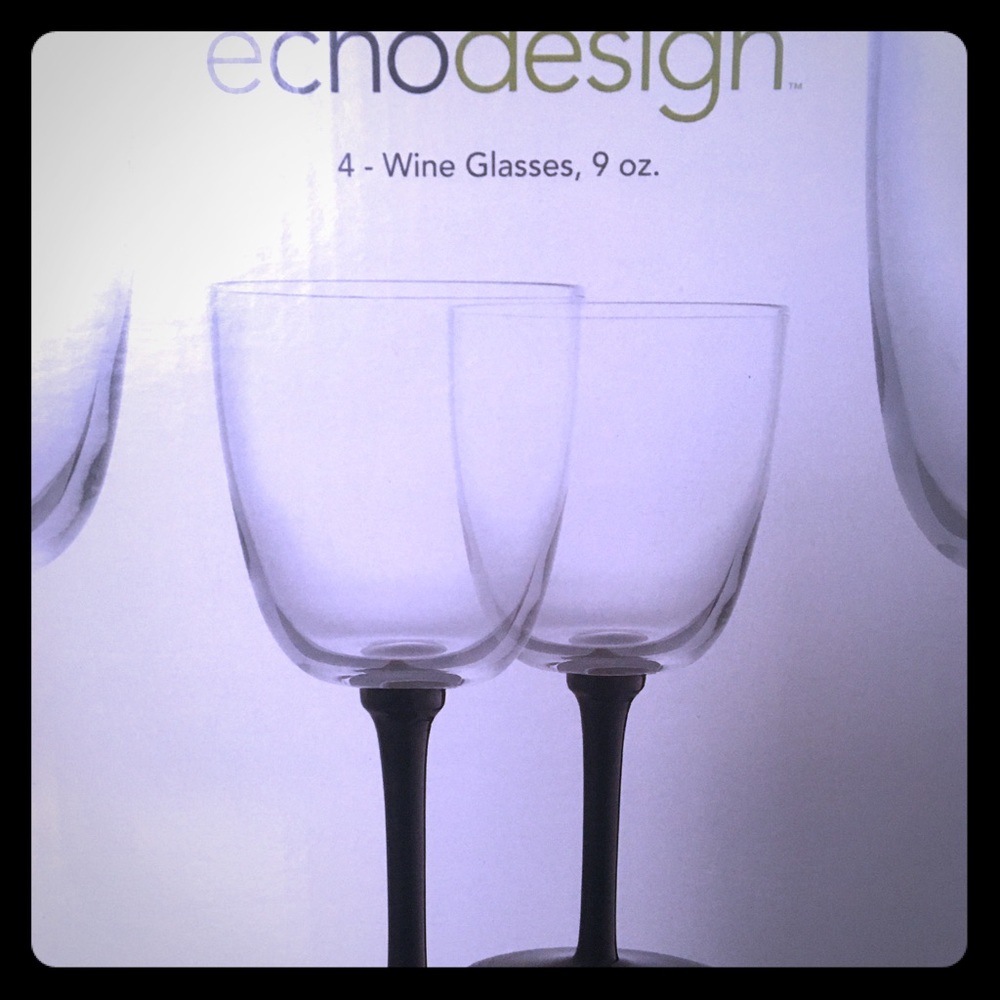 Echo design 4 wine glasses, 9 oz. Black Stem